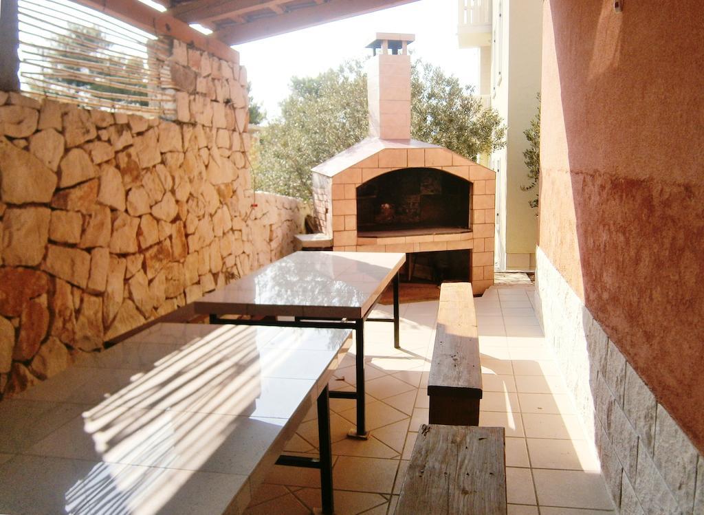 Sun House Apartments Bol Exterior foto