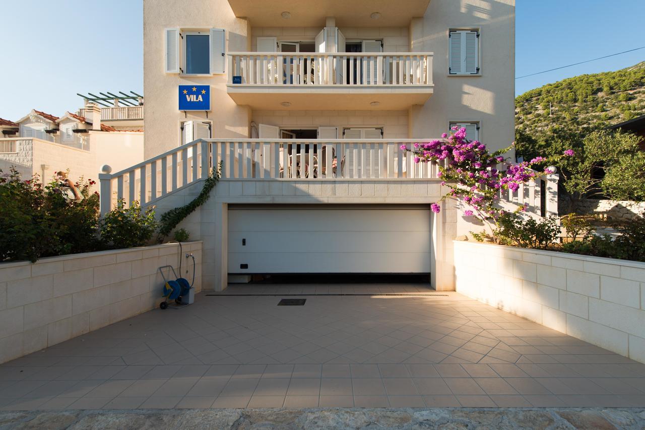 Sun House Apartments Bol Exterior foto